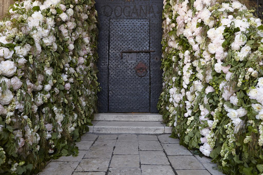 Dior 2012發表會入口花牆